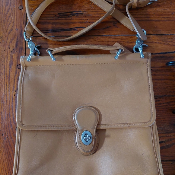 Vintage Willis Leather Coach - Picture 8 of 8